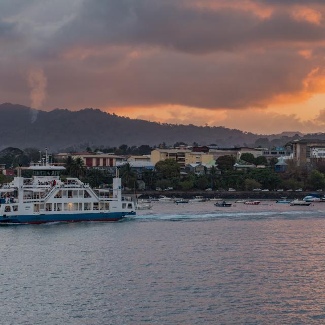 Mayotte Sunset Coucher De Soleil Barge Mamoudzou Lagon Ponton Stm 2477 Original (1)