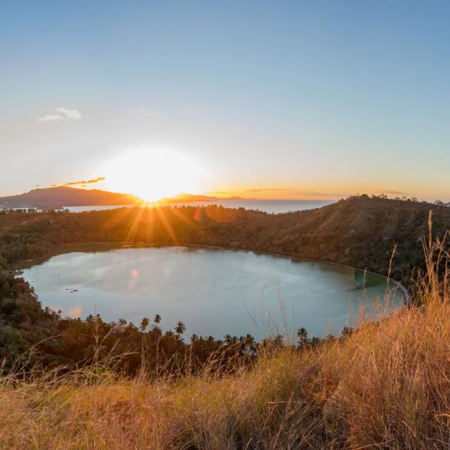 Petite Terre Lac Dziani Sunset Original (1)