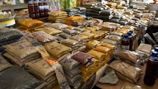 Marche de Mamoudzou, epices